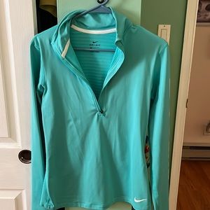 Nike running top. Size med